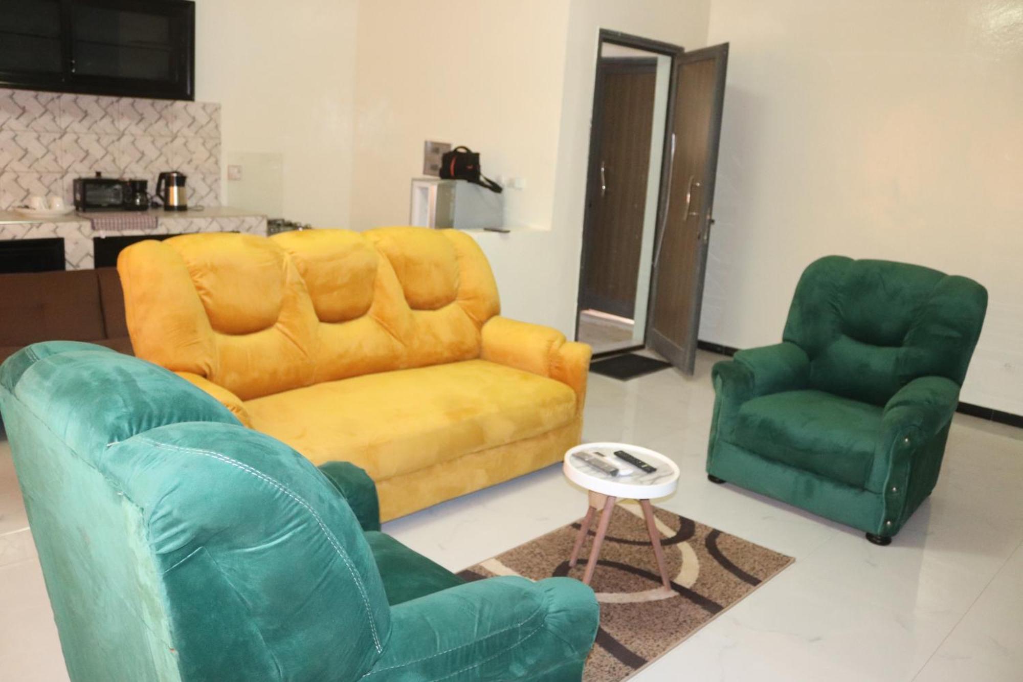 Bel Appartement F2 Thies Exterior photo
